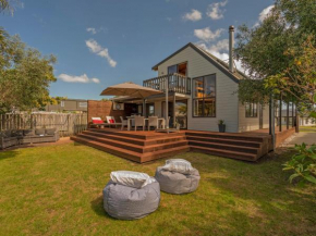 Beaut Bach on Beverley - Whangamata Holiday Home, Whangamata